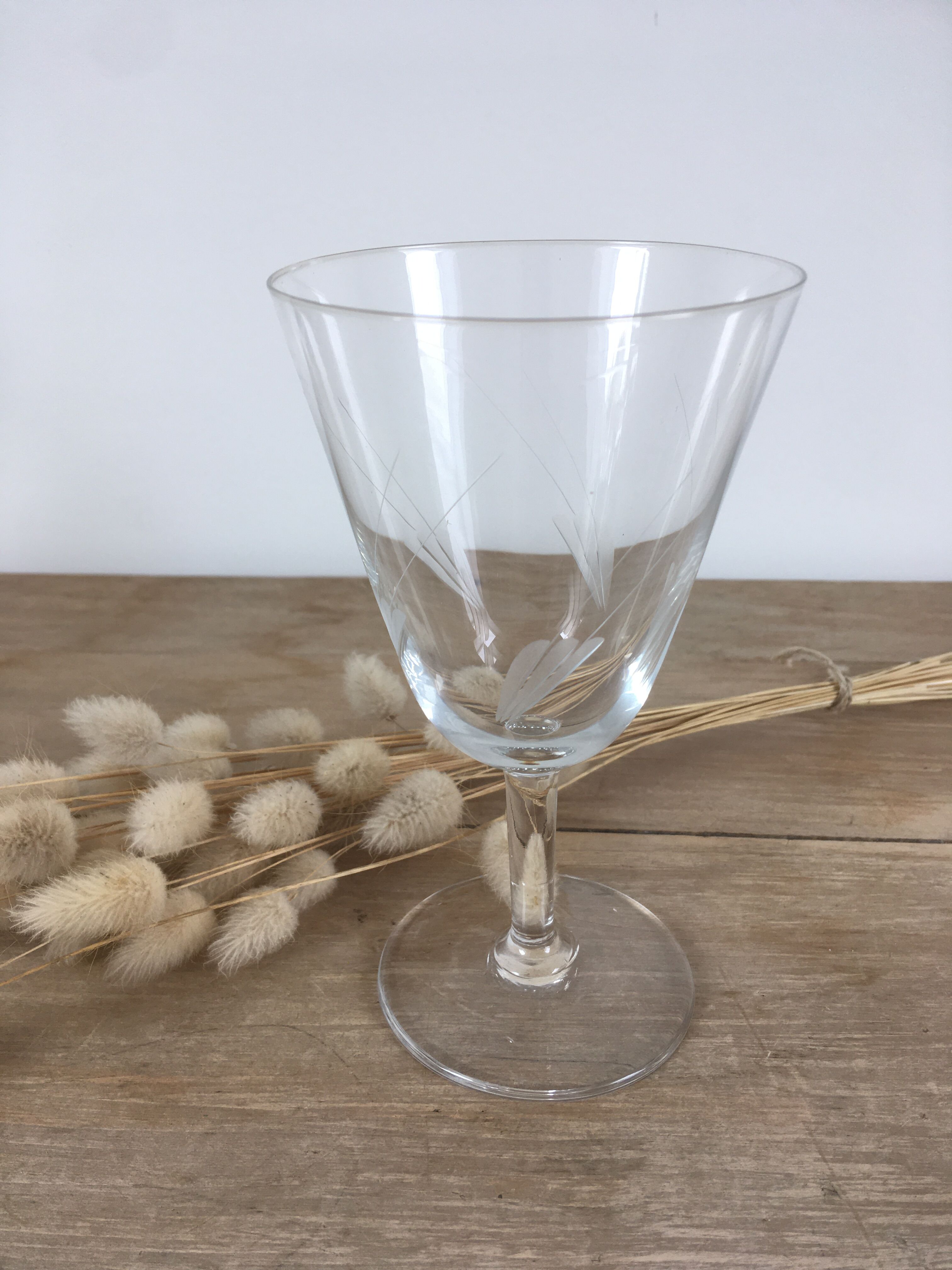 5 verres à pied en verre gravé