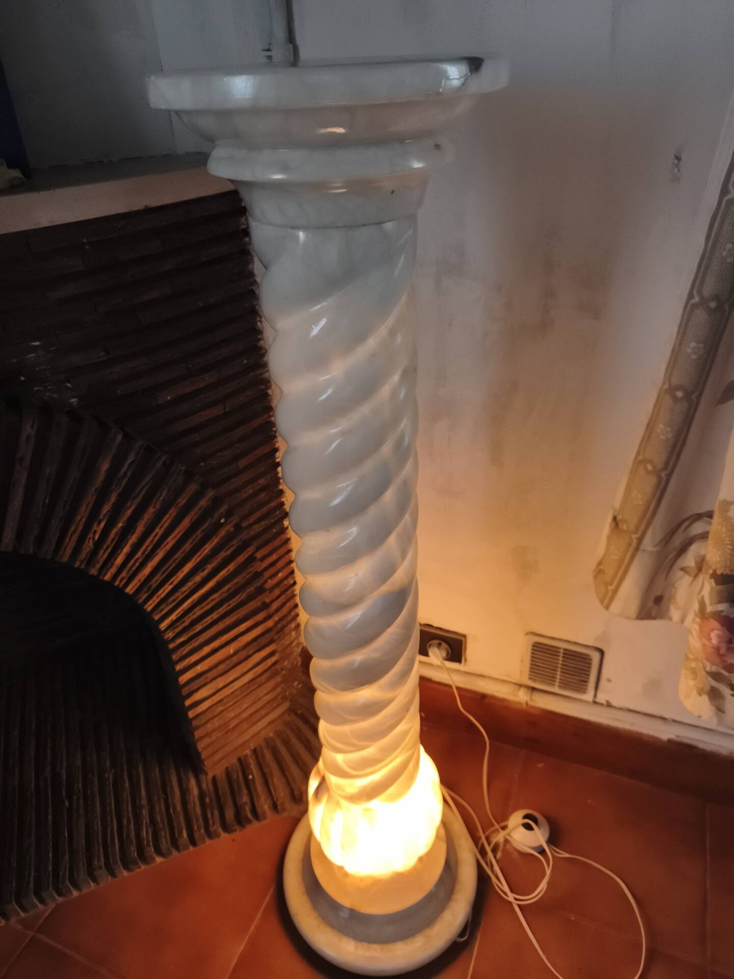 Marble column light