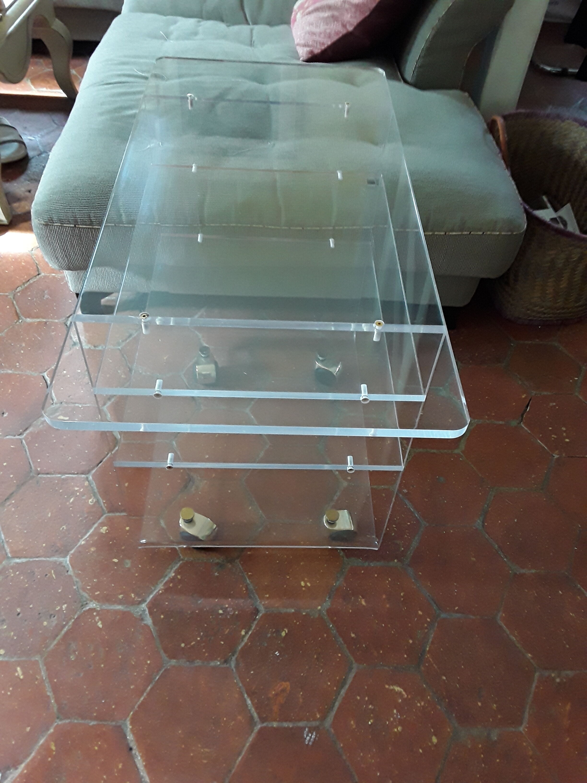 Plexiglas Marais International coffee table