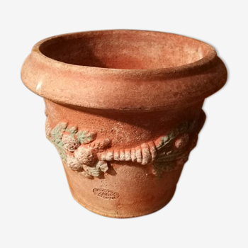 Terracotta pot of Toscanne