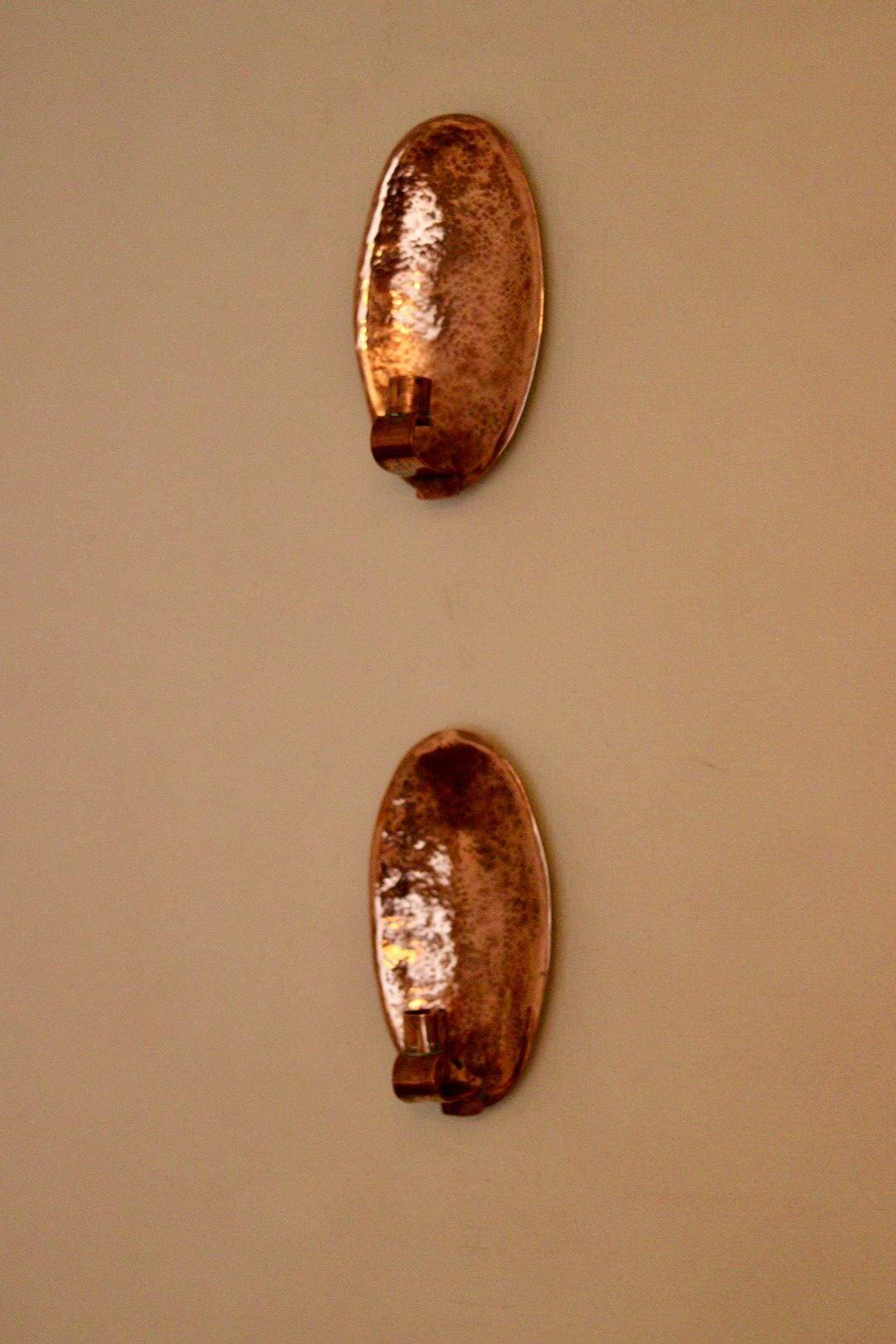 Paire d'appliques murales suédoises en cuivre du milieu du siècle