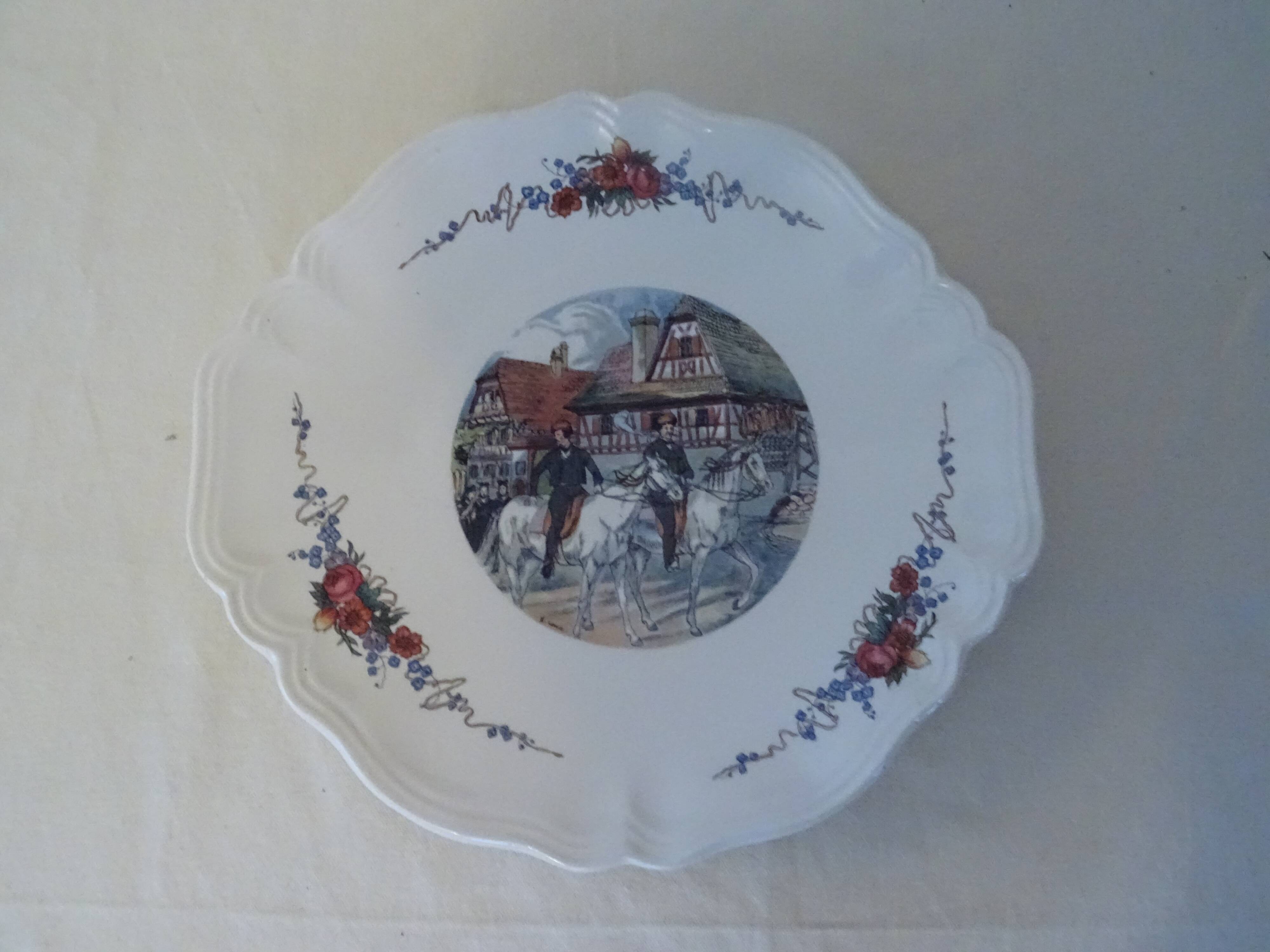 Dish Sarreguemines Obernai H. Loux Alsace faience