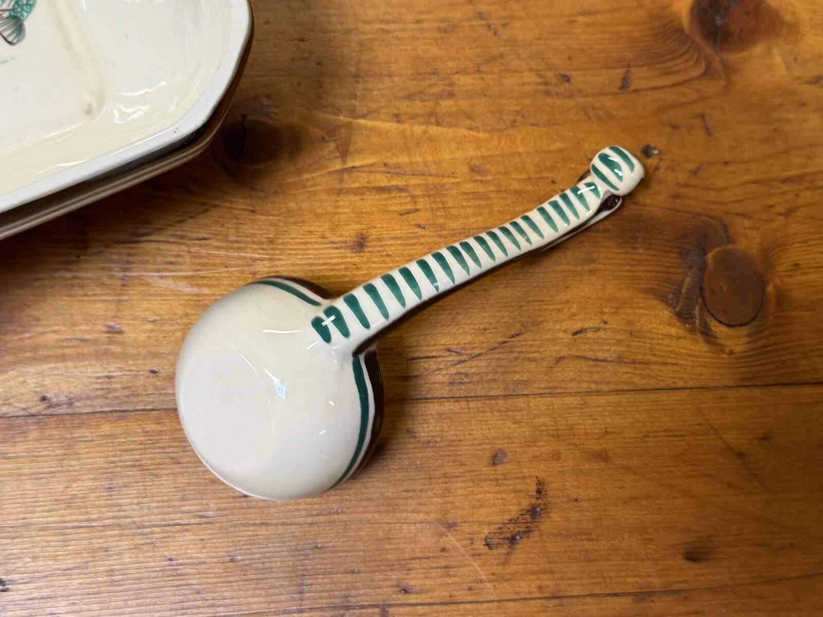 Service à langoustes en faience de Quimper des années 1930
