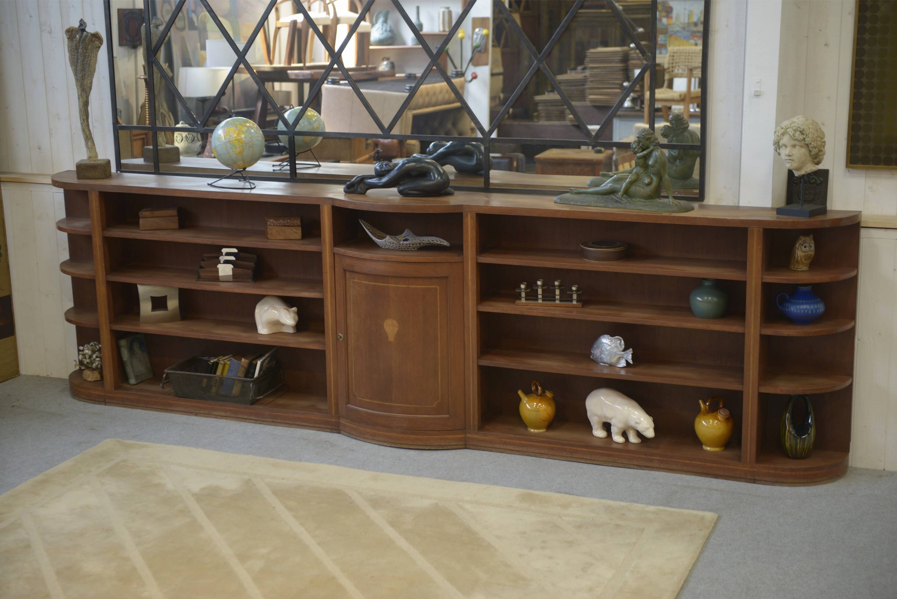 Mahogany bookshelf from English work around 1900 – documented historical provenance from the Montgolfier family.