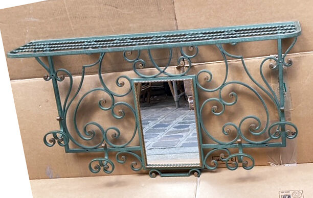 Bronze patina wall dressing room