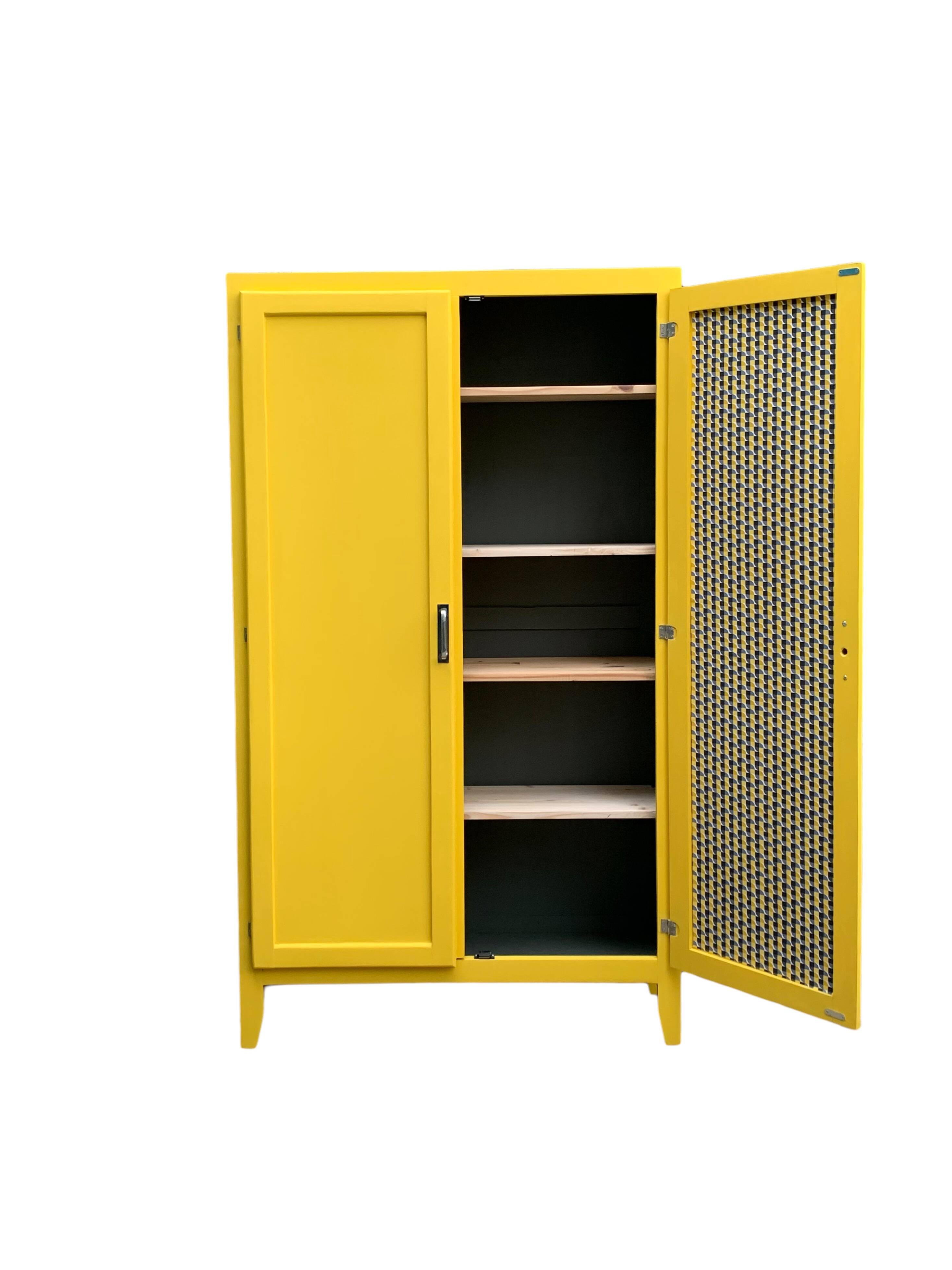 Armoire parisienne vintage 1950
