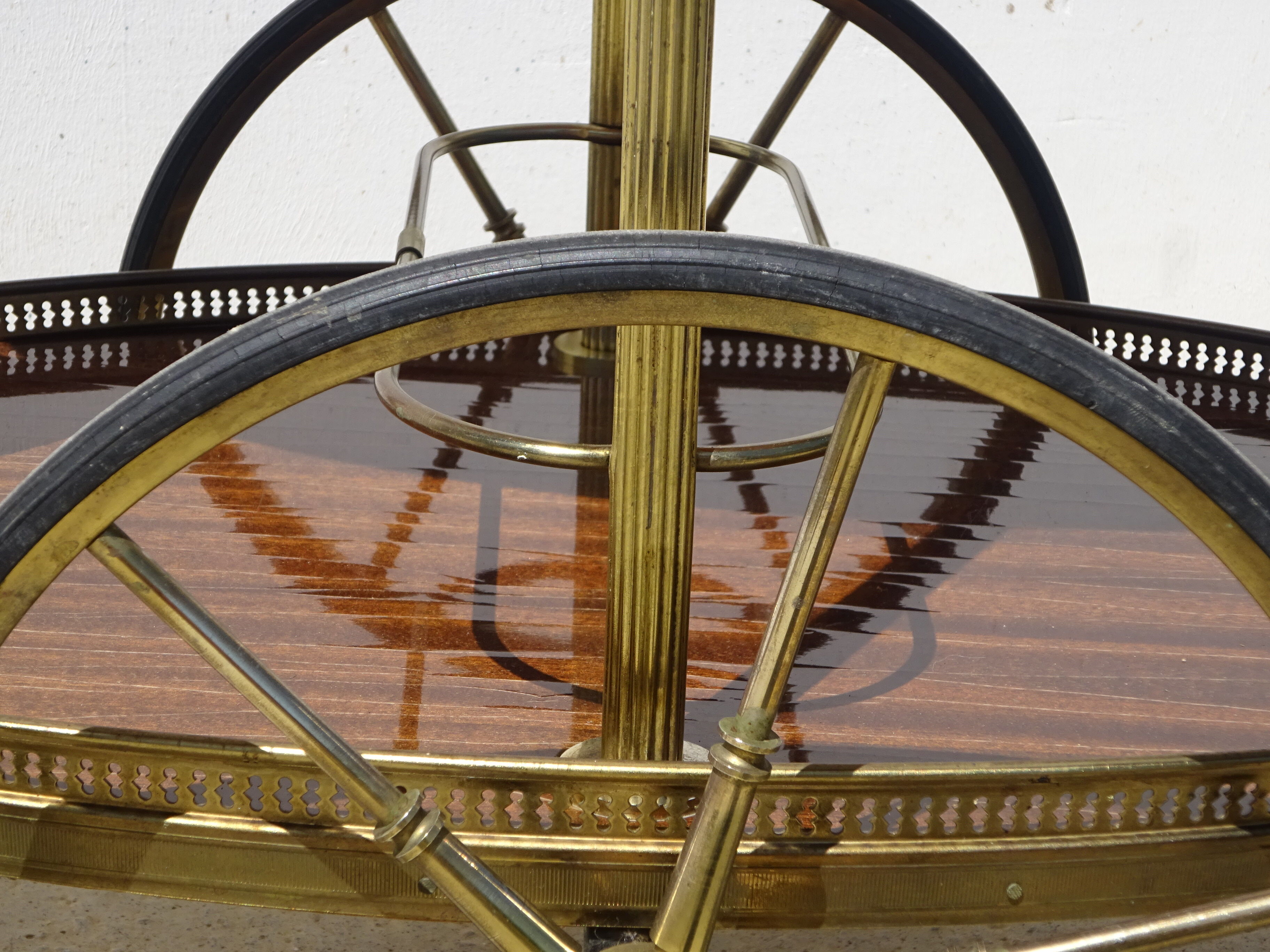 Double tray trolley in brass and formica