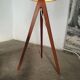 Lampadaire tripode scandinave en teck