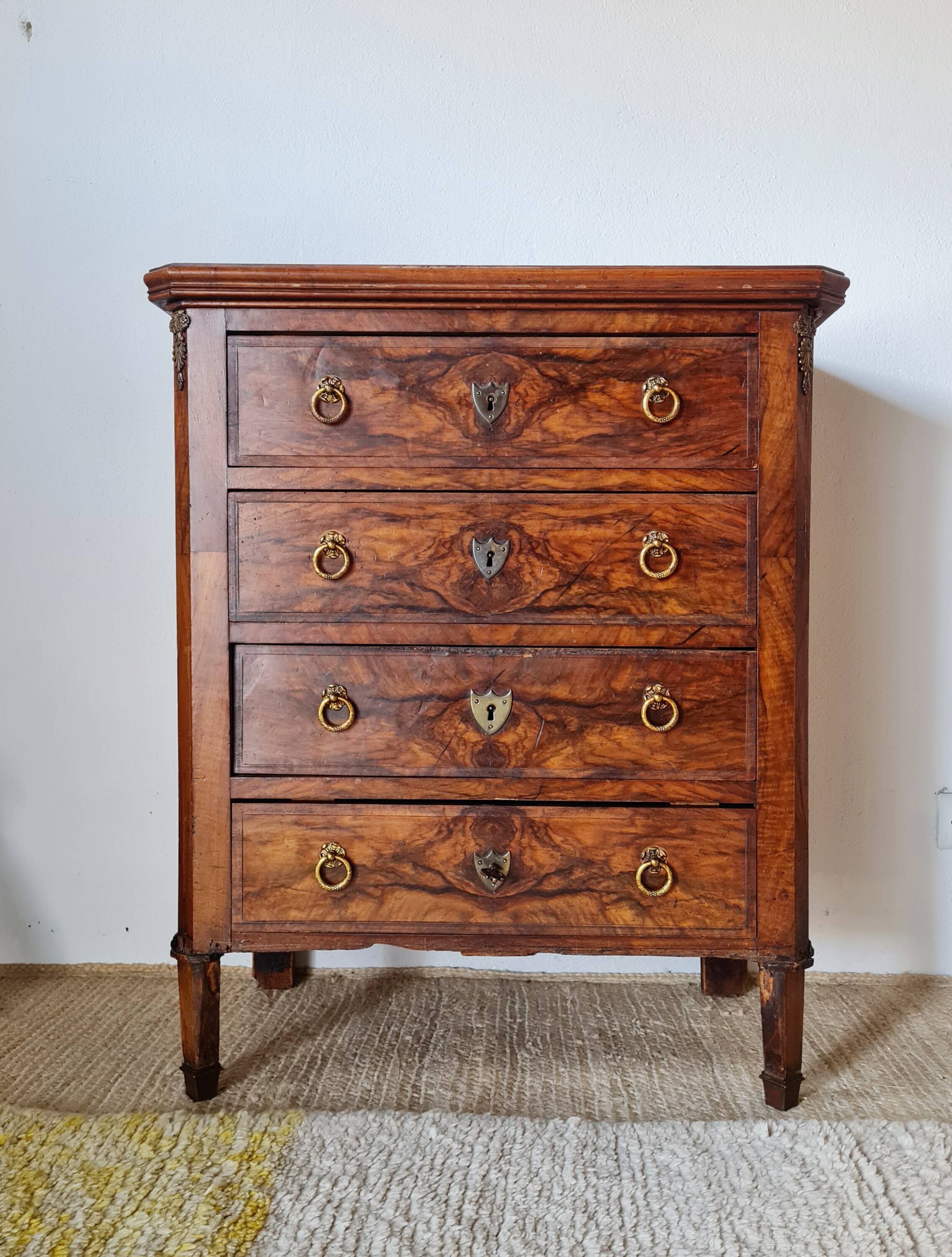 Antique Louis XV style walnut burl commode – 4 drawers – Marquetry