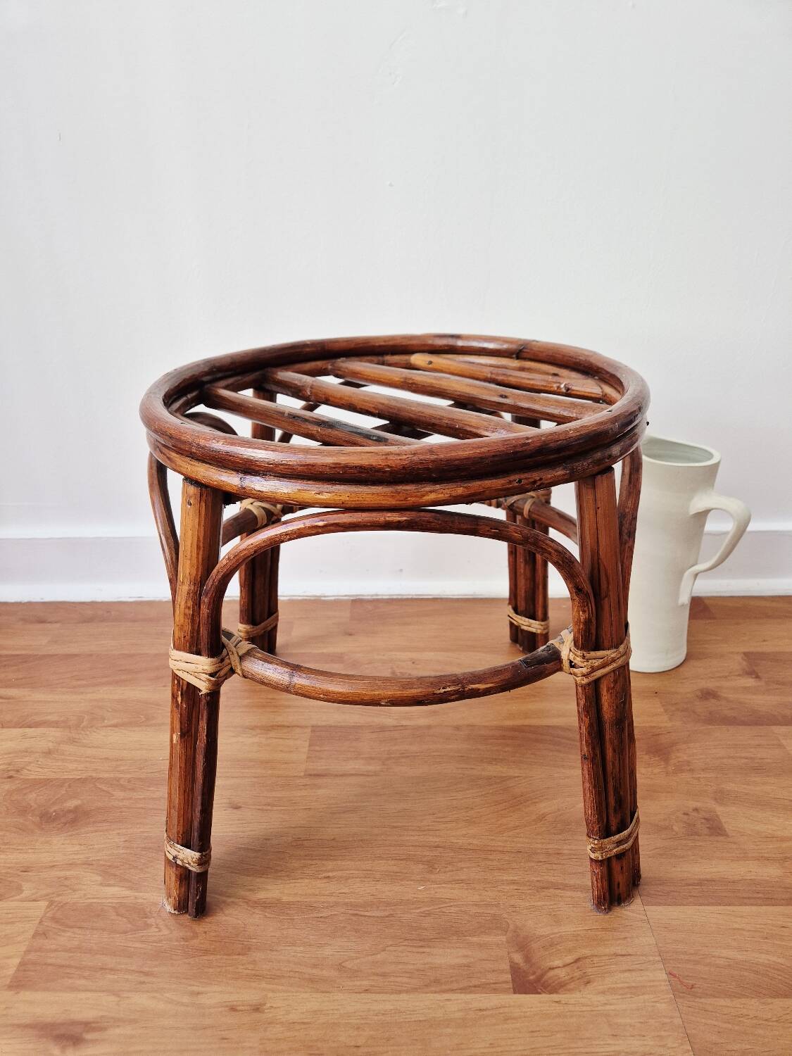 Rattan stool/plant stand - Vintage