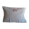 Coussin Monogrammes rouges fleuris H D damassé ancien fleurs de lys