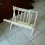 Folding magazine rack in vintage white wood