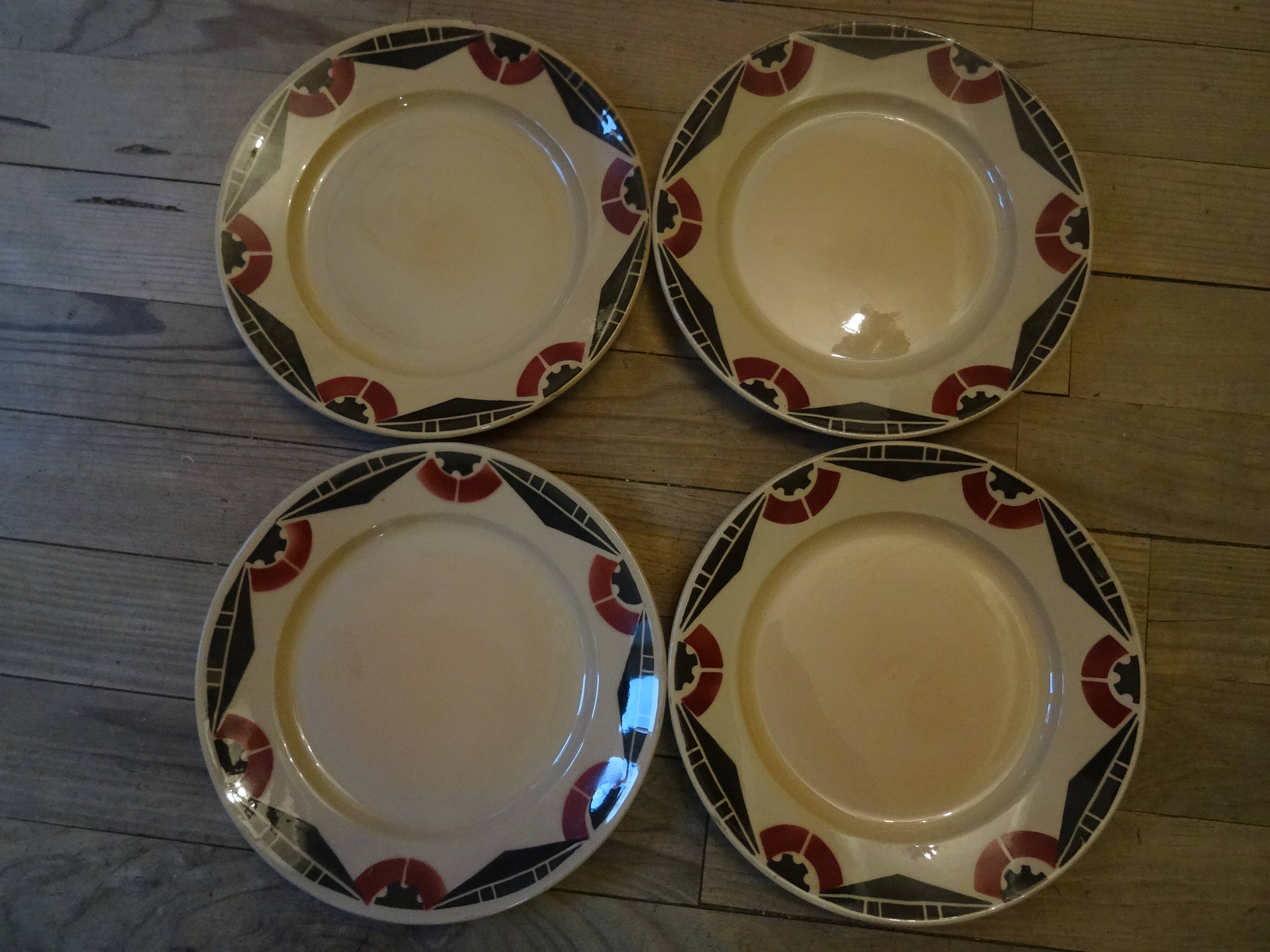 Lot de 4 assiettes Art Déco