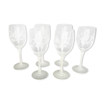 6 verres à vin en cristal gravé