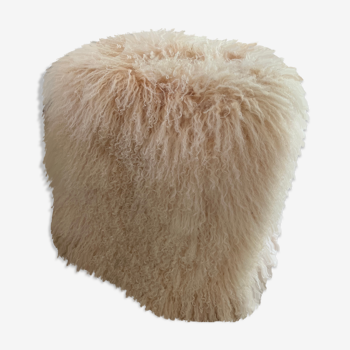 Pouf bouclette cuir  beige rosé