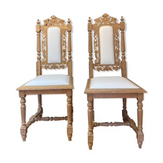 Set of 2 wooden chairs