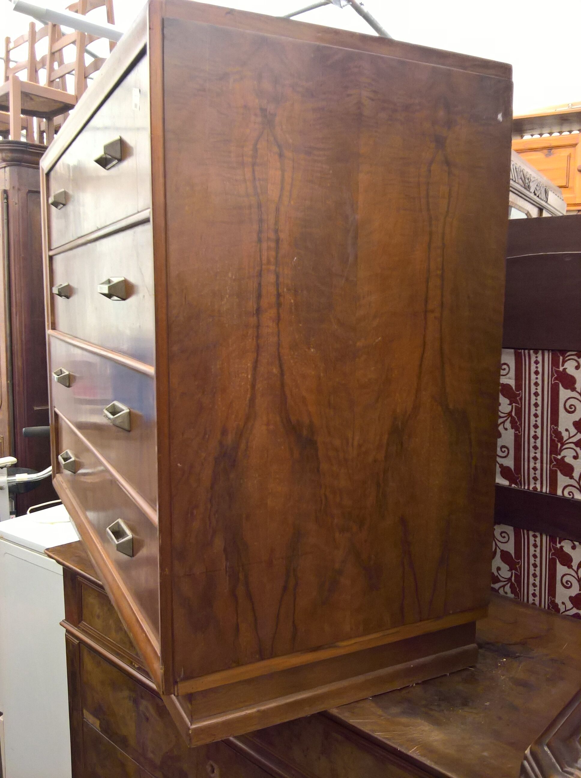 Art deco chest of drawers
