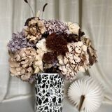 Vase en ciment blanc