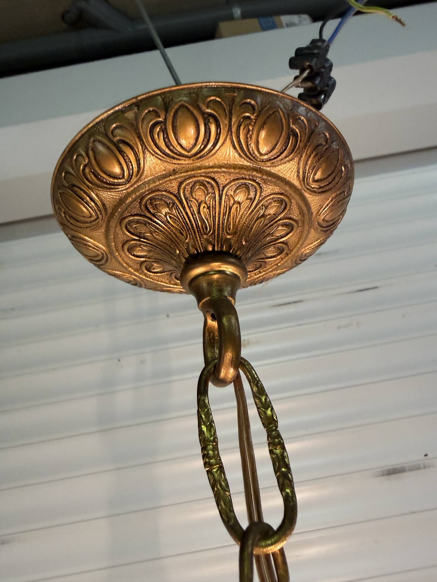 Lustre suspension