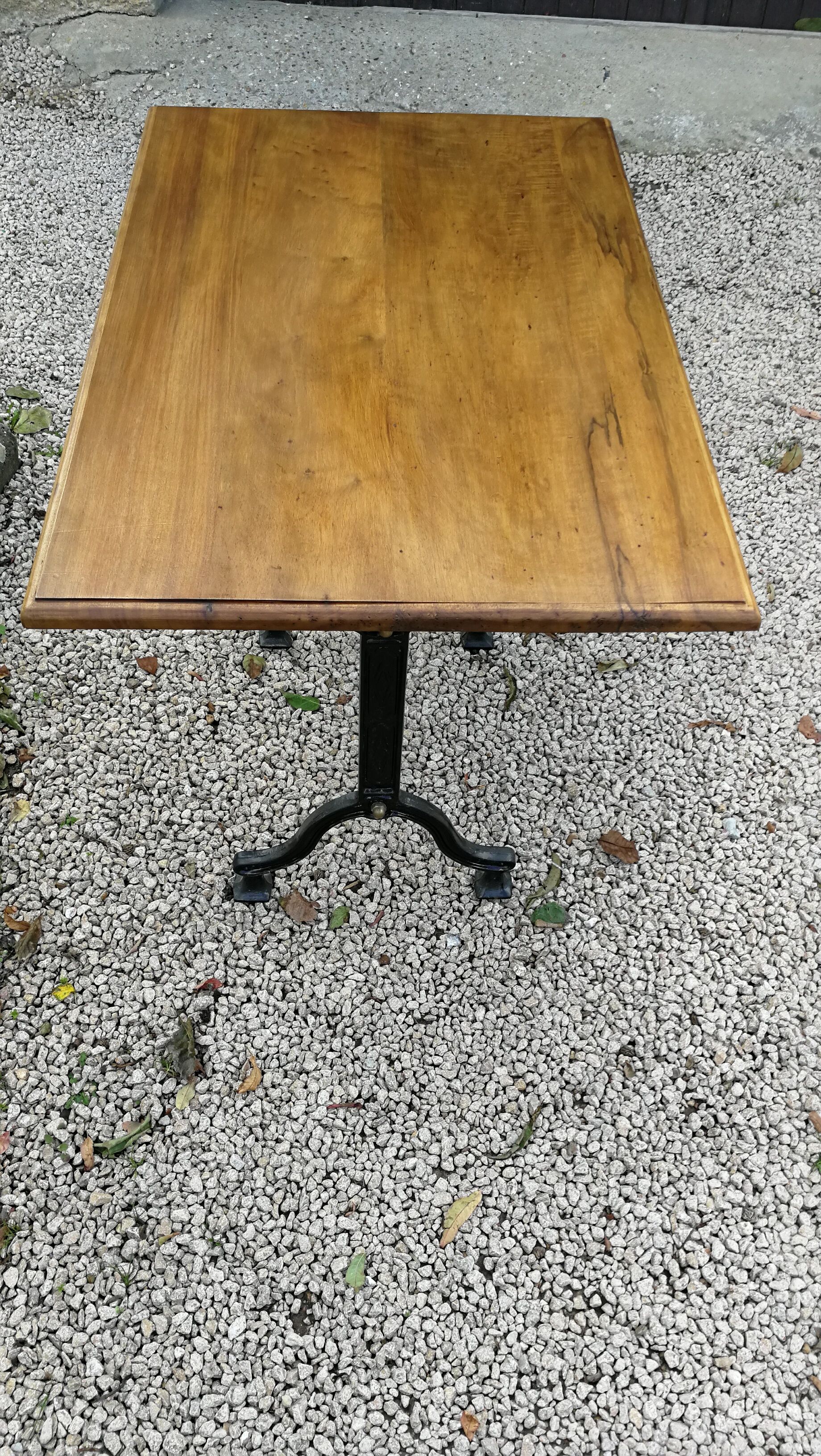 Bistro table