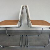 Une paire de chaises italiennes des années 1980