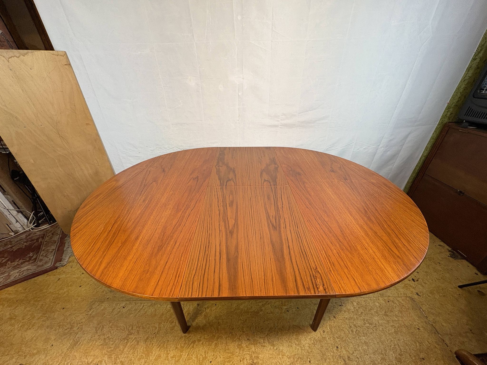 Table à manger ronde extensible en teck rétro des années 1960-1970 par Nathan