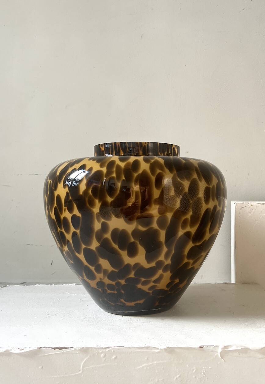 Large Hutschenreuther vase signed, blown glass in tortoiseshell style like Murano.