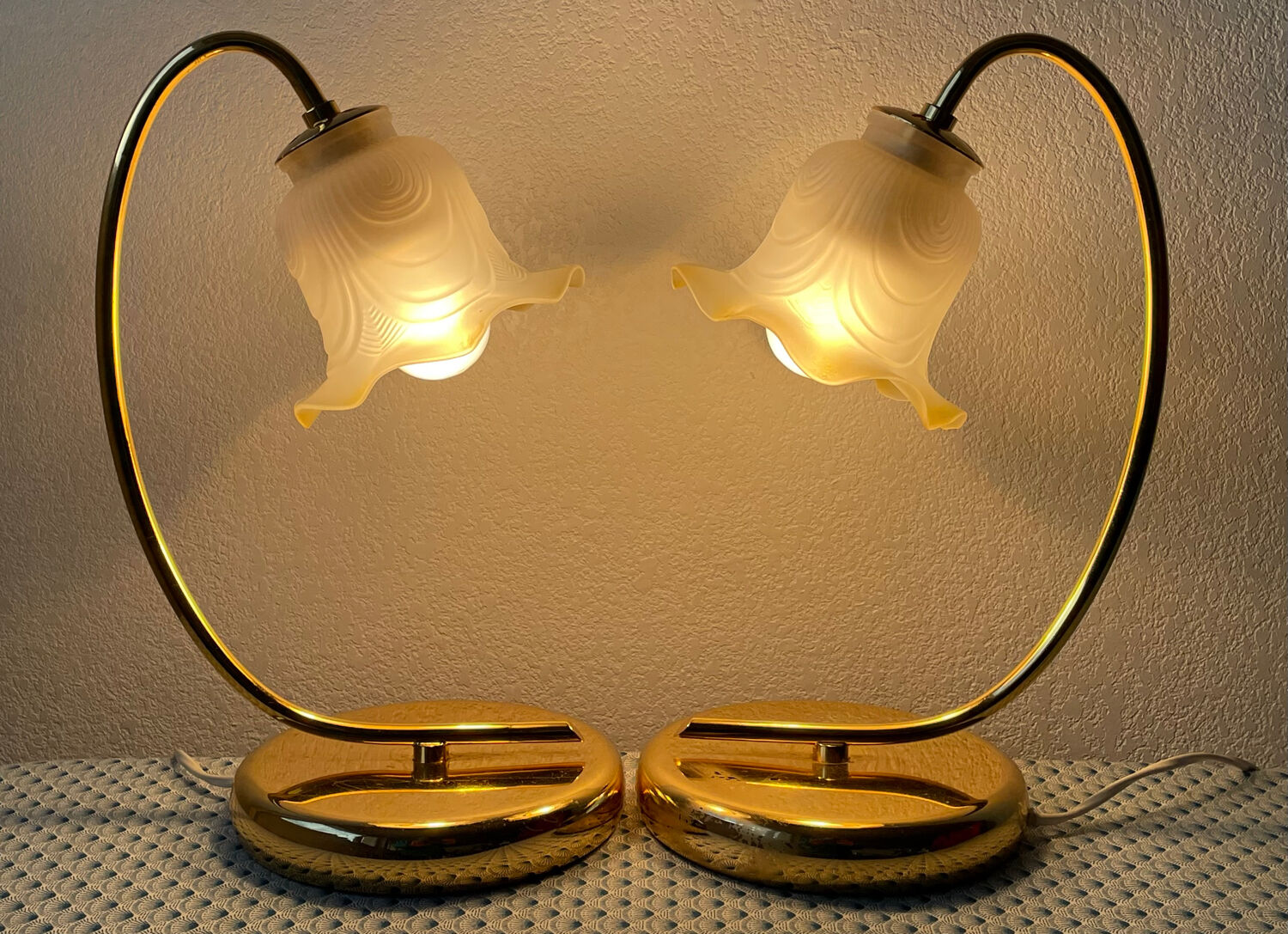 Pair of vintage 80s flower lamps