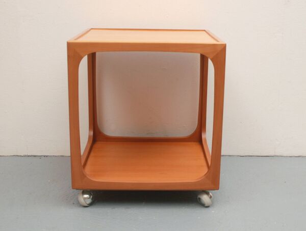 Table d'appoint cube des années 1960 en merisier, Wilhelm Renz
