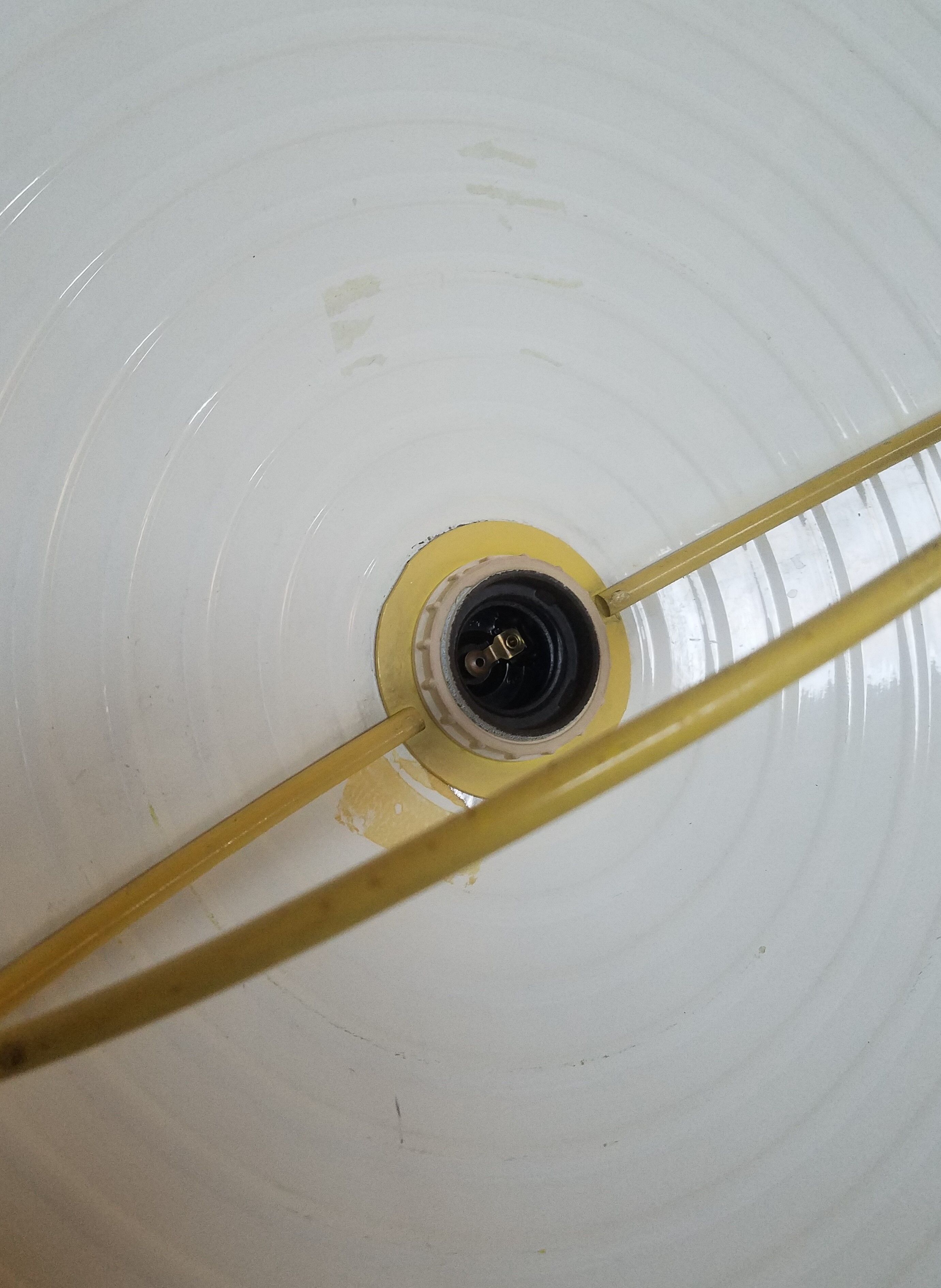 Hanging goes up and down yellow