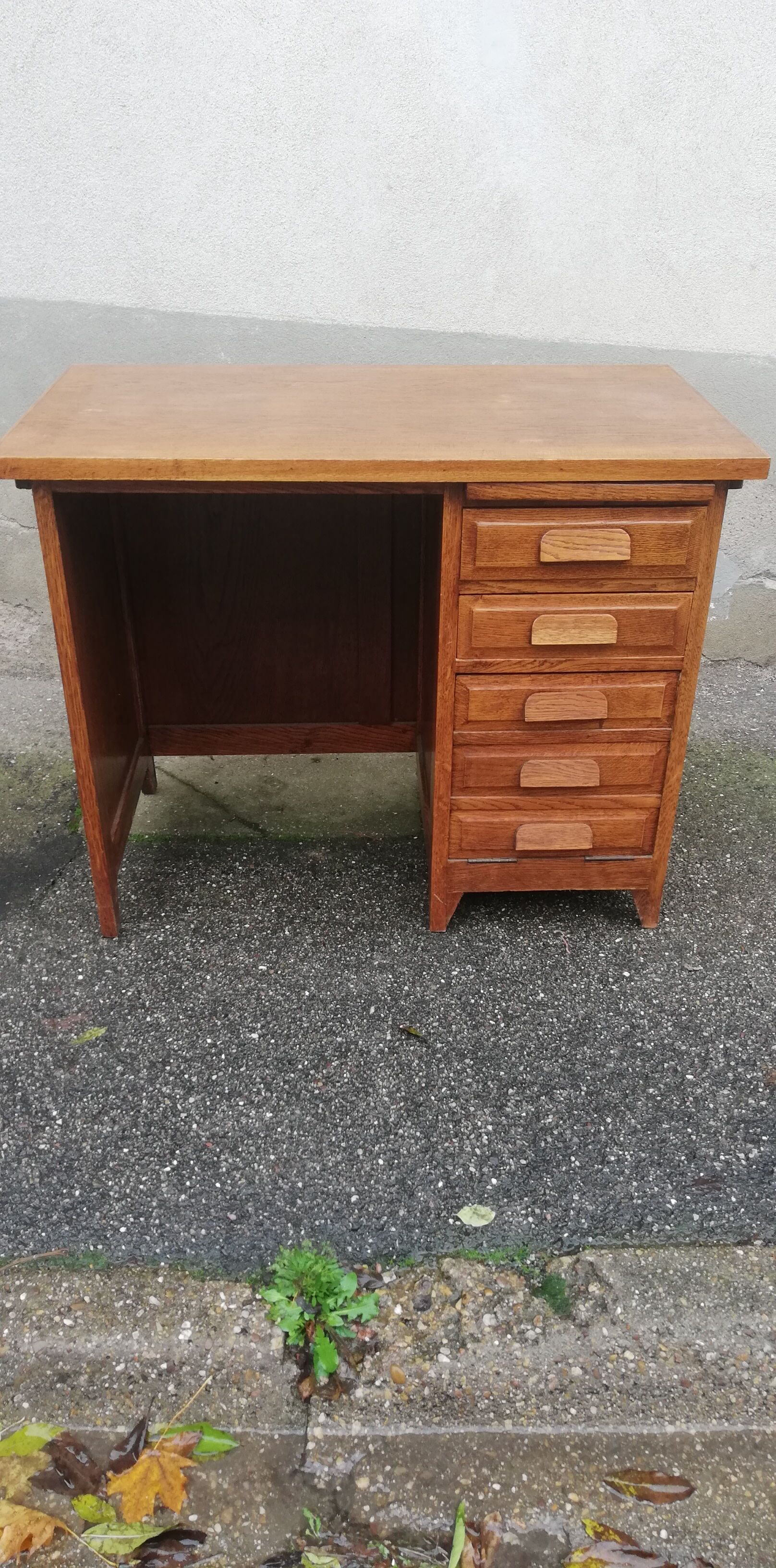 Vintage desk 2 drawers 1 locker