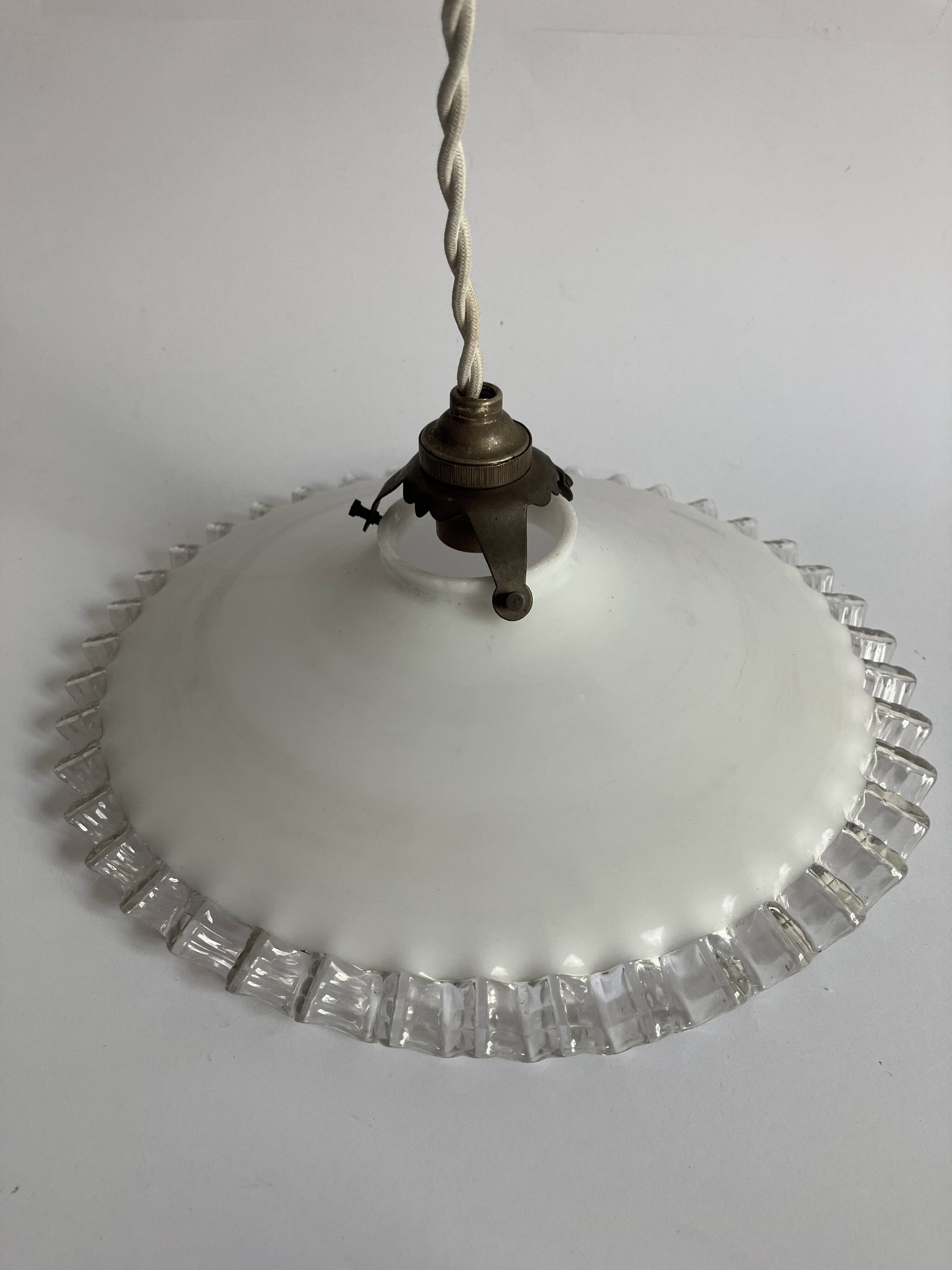 Suspension opaline, éclairage vintage