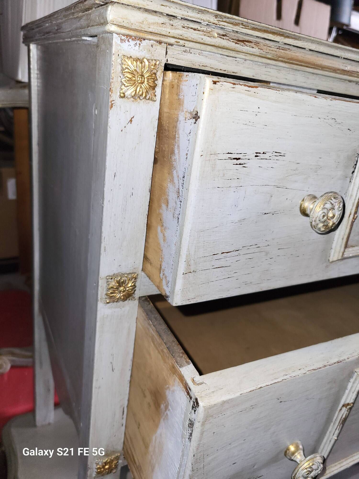 Chest of drawers with 2 drawers