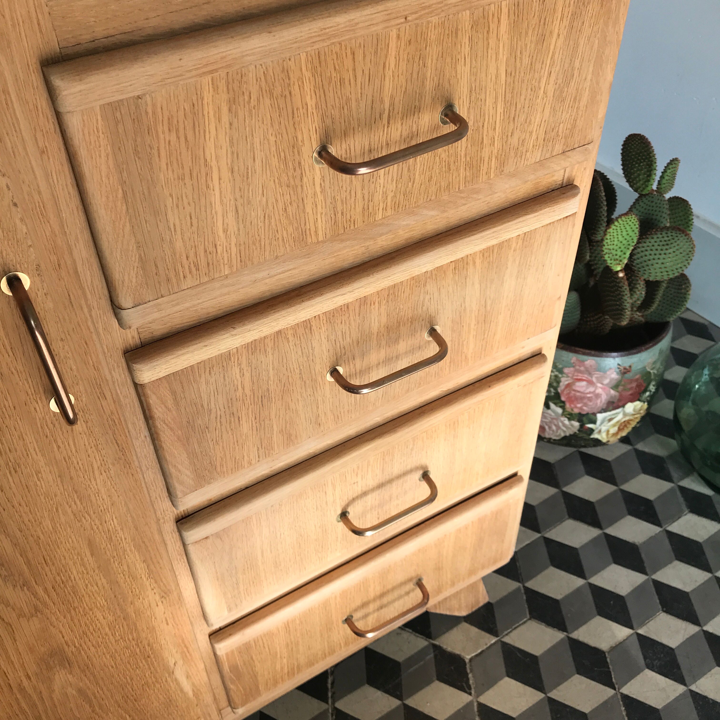Vintage asymmetric cabinet