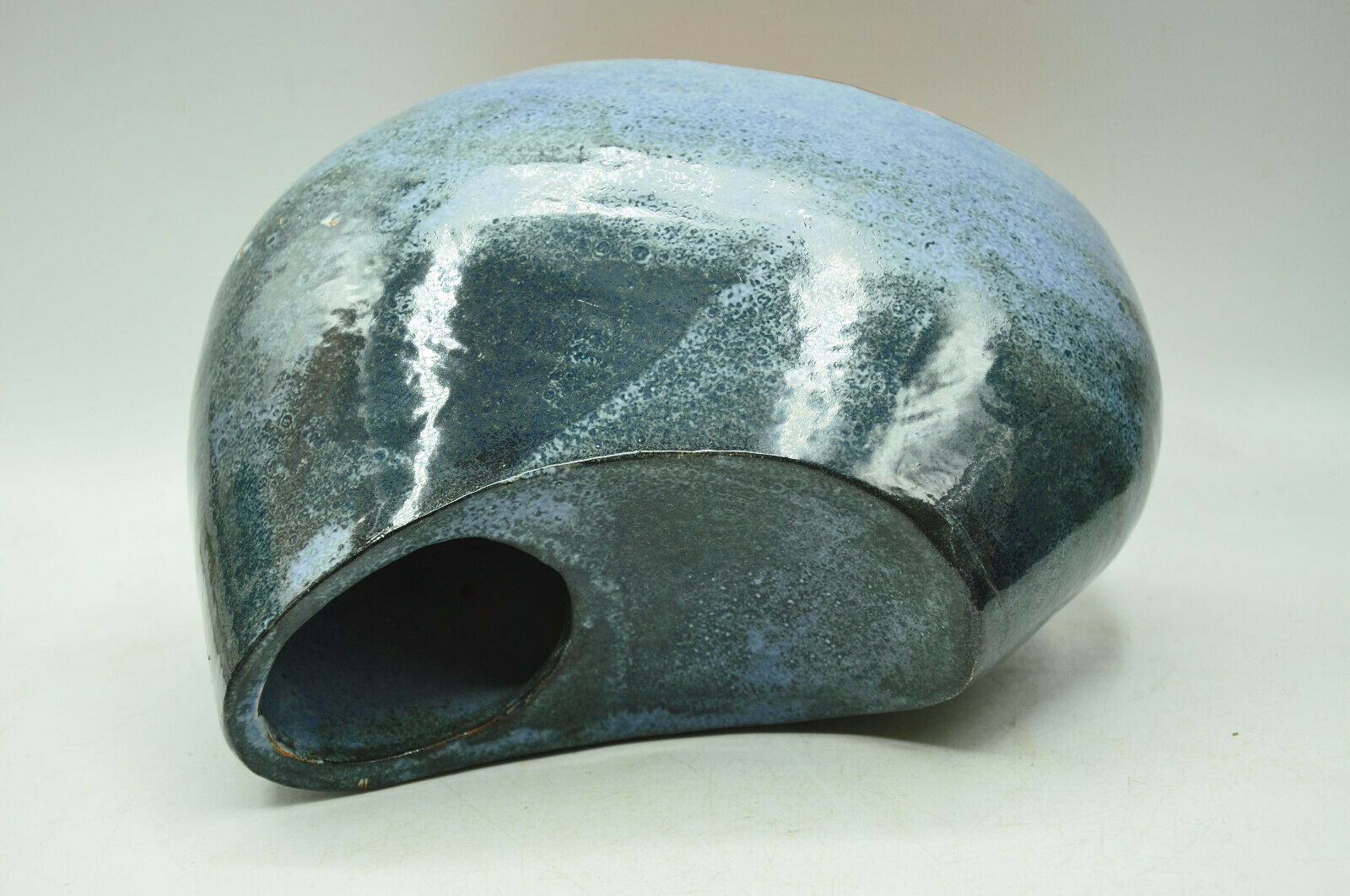 Vase piece of form in reeds