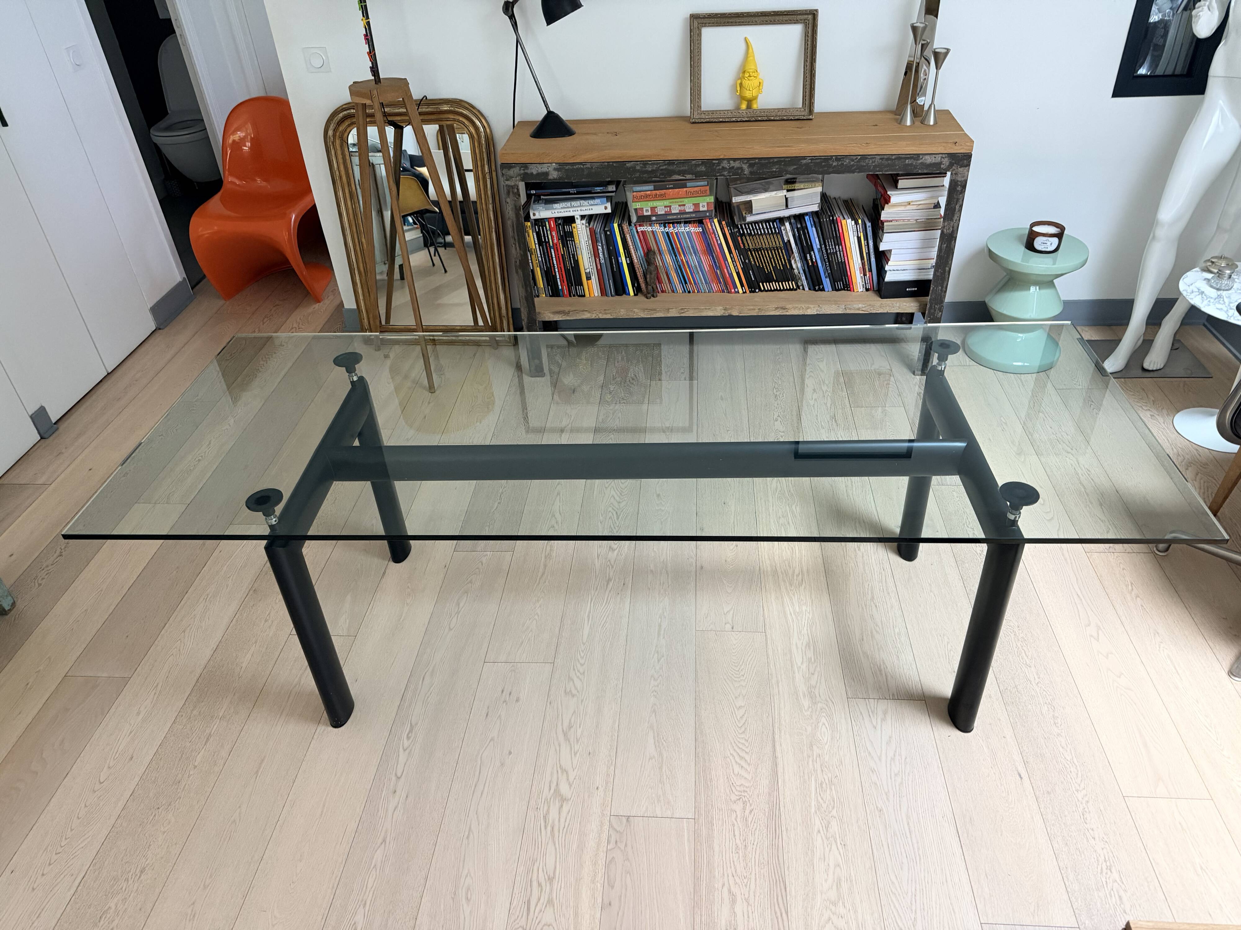 Table LC6 Le Corbusier
