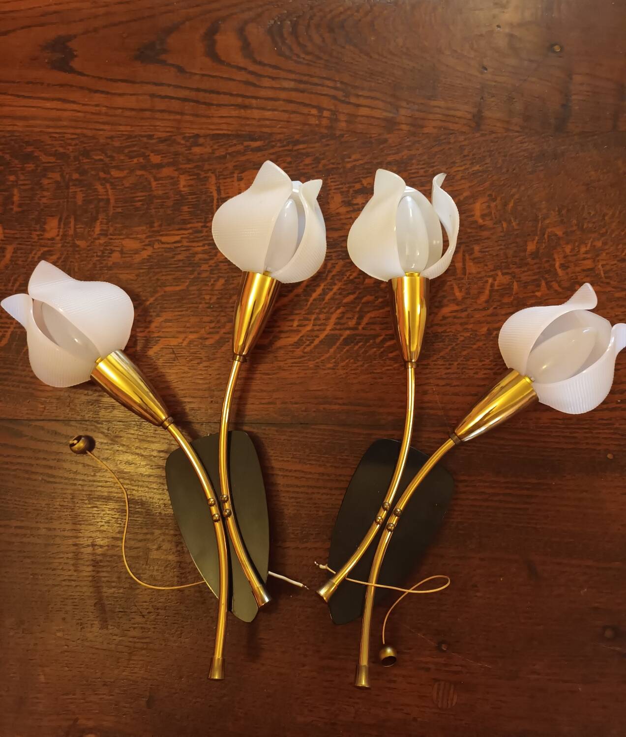 Deux paires appliques Tulipes années 60