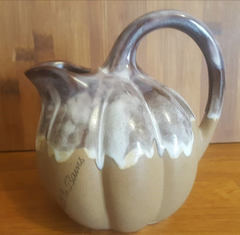 Pitcher Alpho ceramic of St Uze melon shape