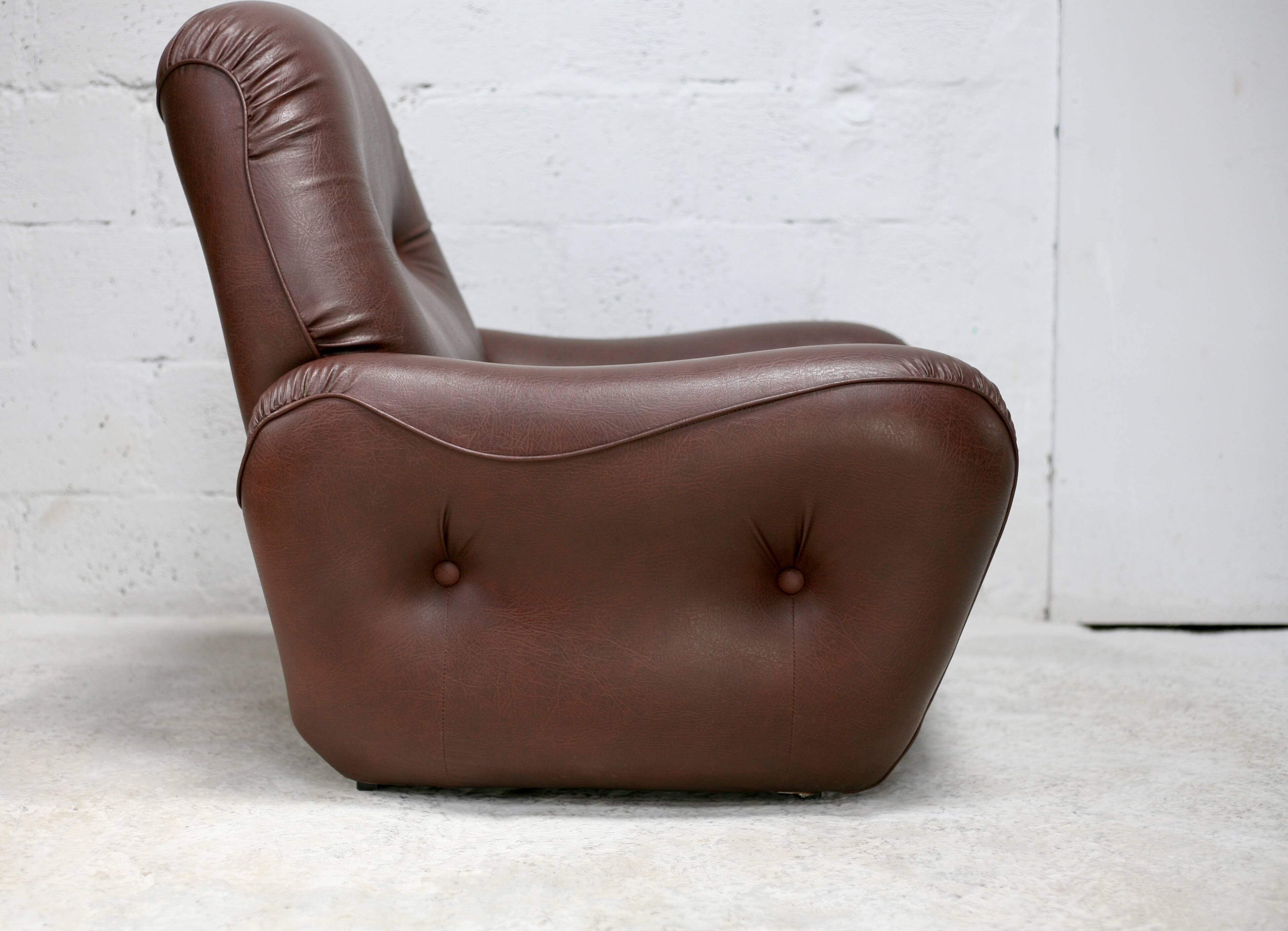 Pair of "space age" armchairs. Circa 1970