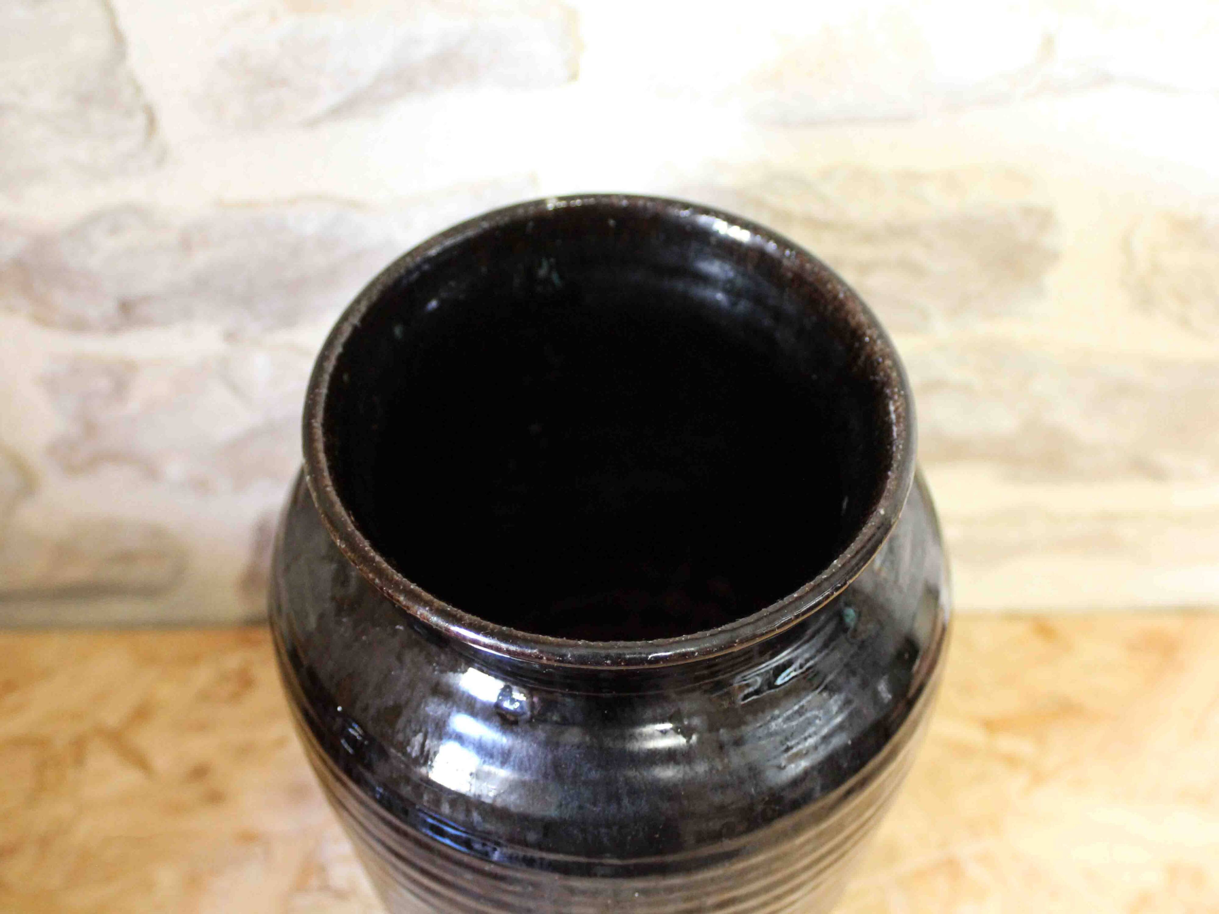 Accolay ceramic vase