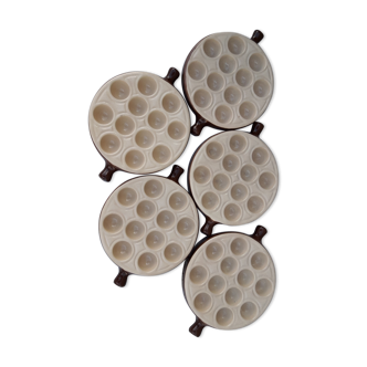 5 plates with 12 emile Henry enamelled sandstone snails