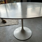 Tulip table by Eero Saarinen for Knoll, 1970