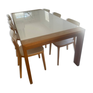 Très belle table de