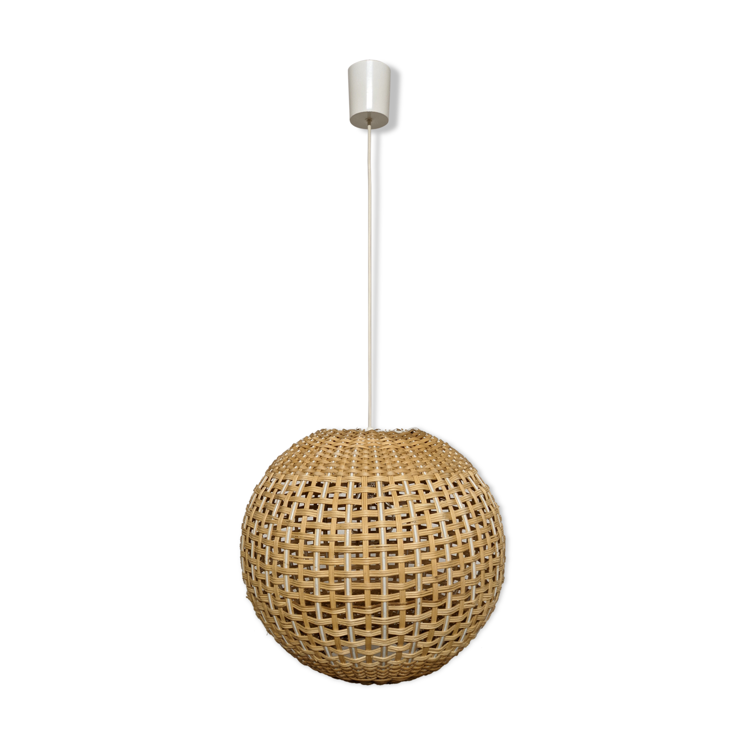Vintage rattan ball suspension