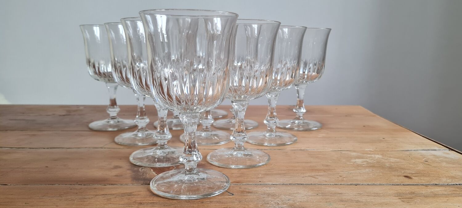 Service de 11 verres à eau en verre ciselé