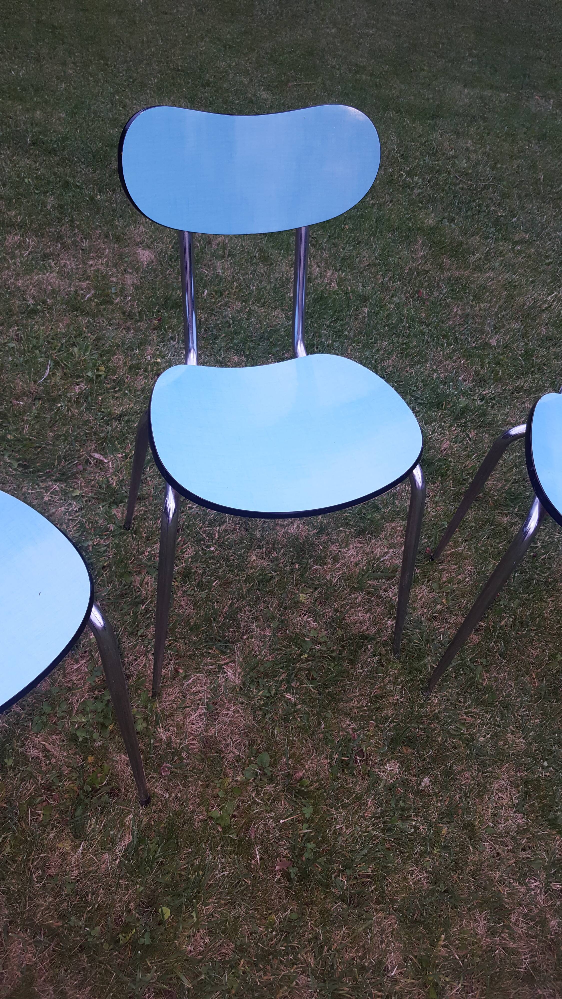 4 chaises vintages en formica bleues