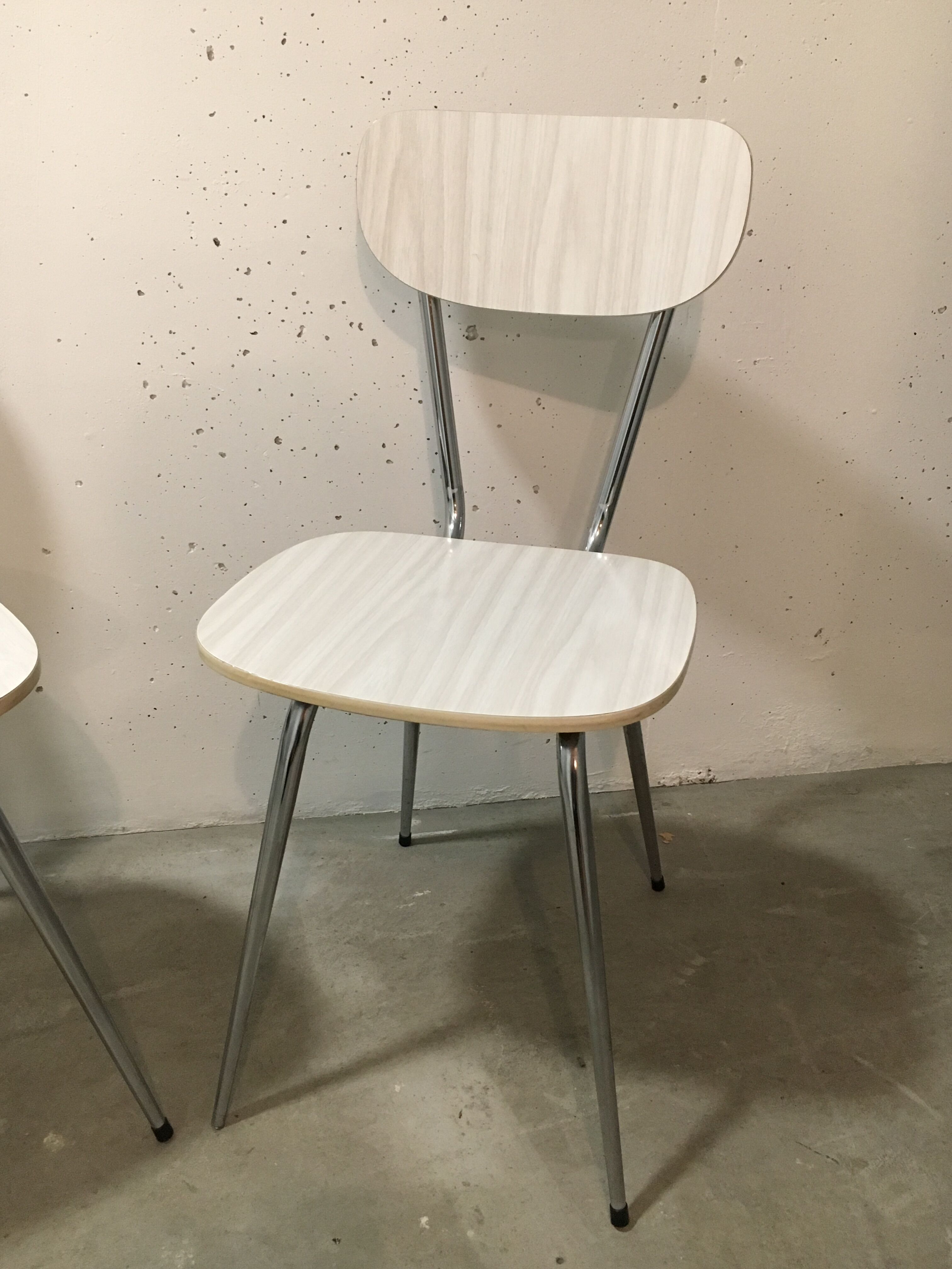 Paire de chaises formica blanc, années 60