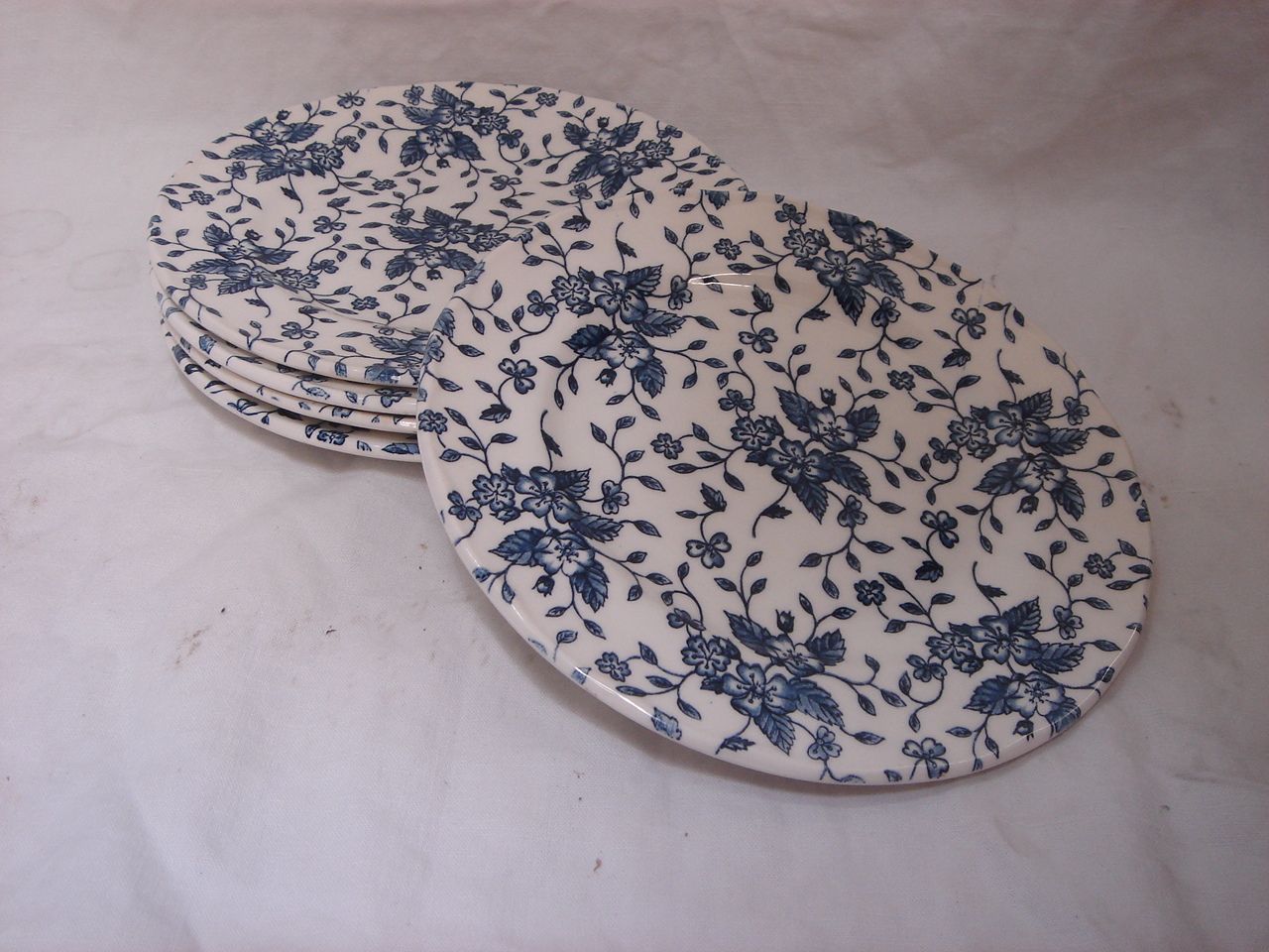 5 Royal Tudor dessert plates, English porcelain