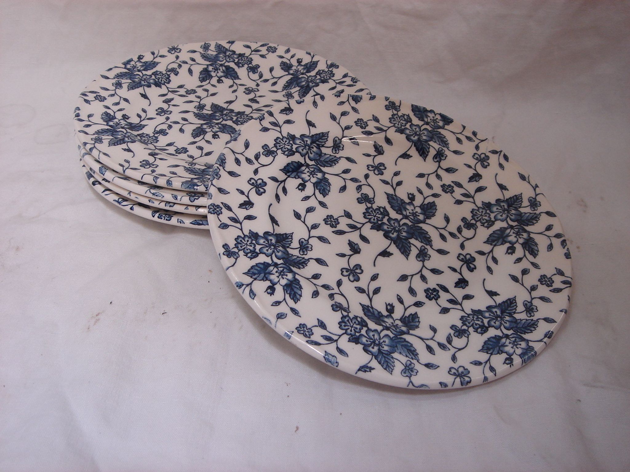 5 Royal Tudor dessert plates, English porcelain