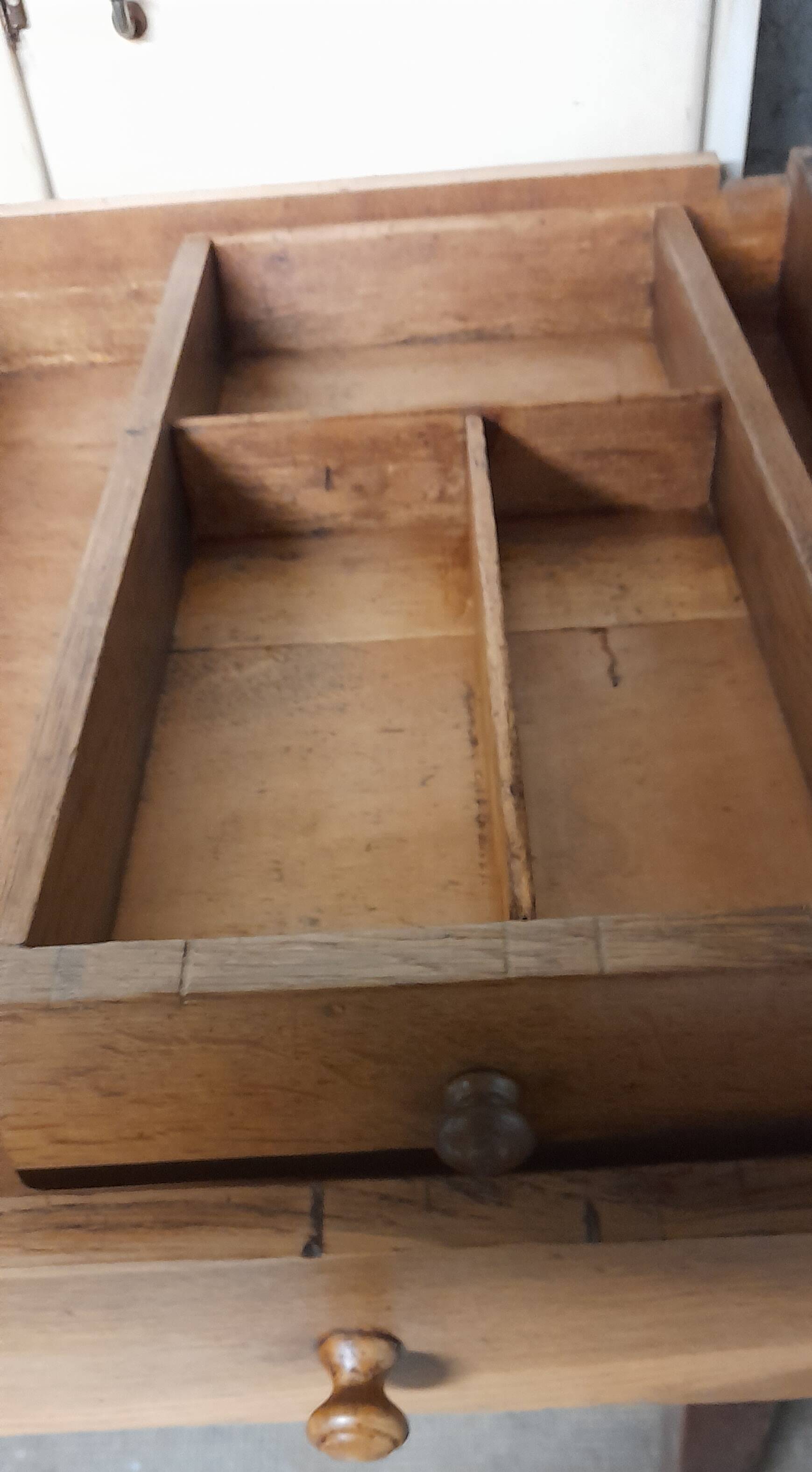 Brionnaise solid oak farm table